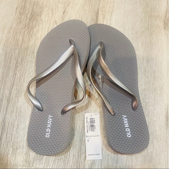 LOT OF 7 PAIRS OLD NAVY FLIP FLOPS. SIZE 6. New - Picture 13 of 14